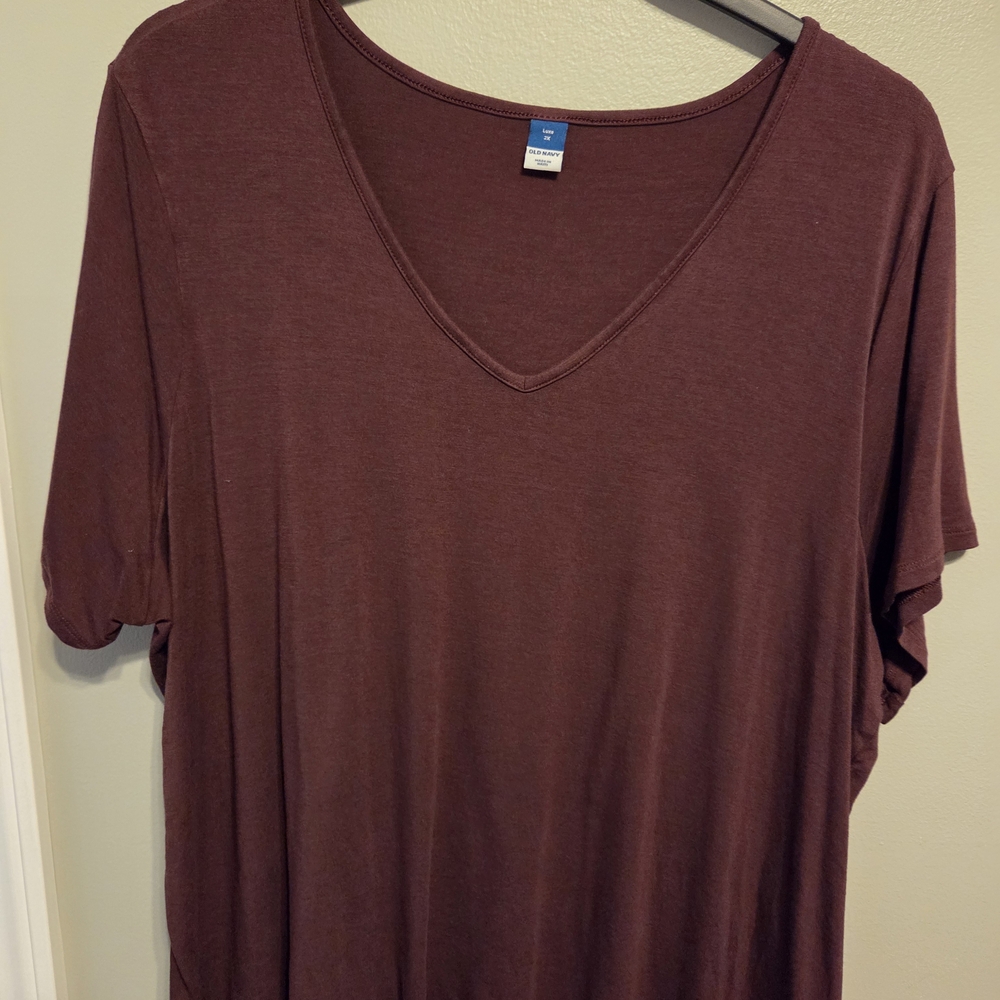 Old Navy Luxe V-Neck Top in Deep Burgundy
